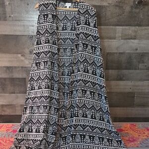 LuLaRoe Black and White Geometric Open Front Vest